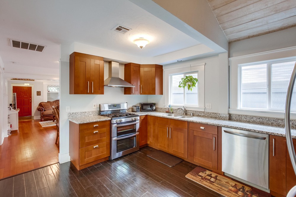 Virtual tour photo 14 of 29 for 2227 Dale St #29