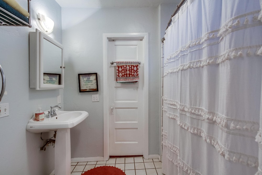 Virtual tour photo 27 of 29 for 2227 Dale St #29