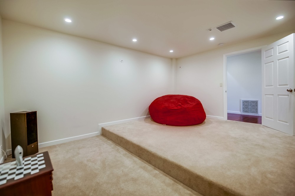 Virtual tour photo 27 of 54 for 2228 29th St