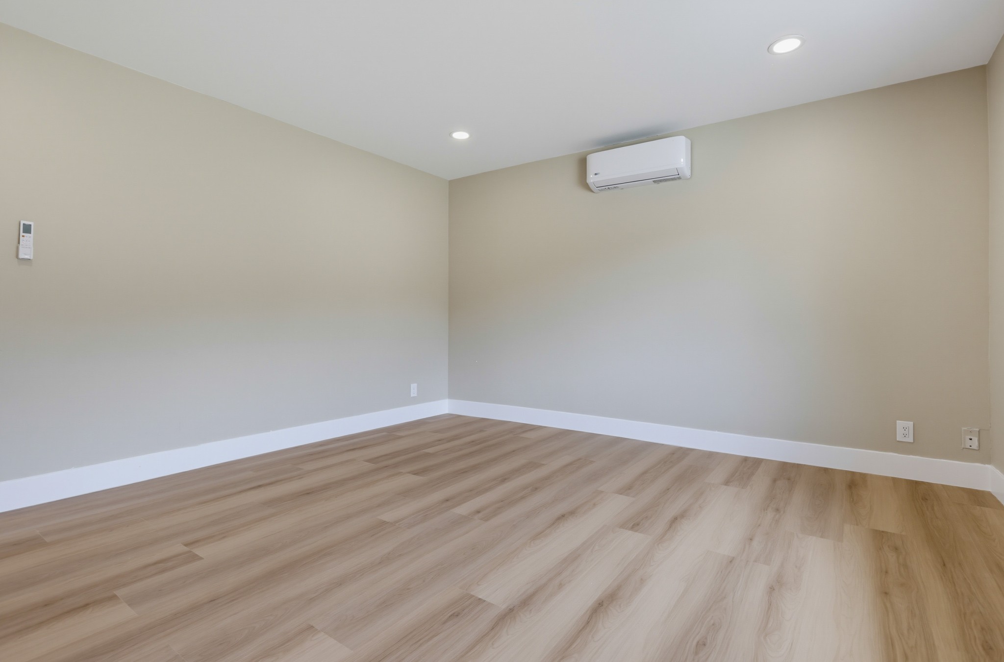 Virtual tour photo 6 of 35 for 223 Vista Glen Ln