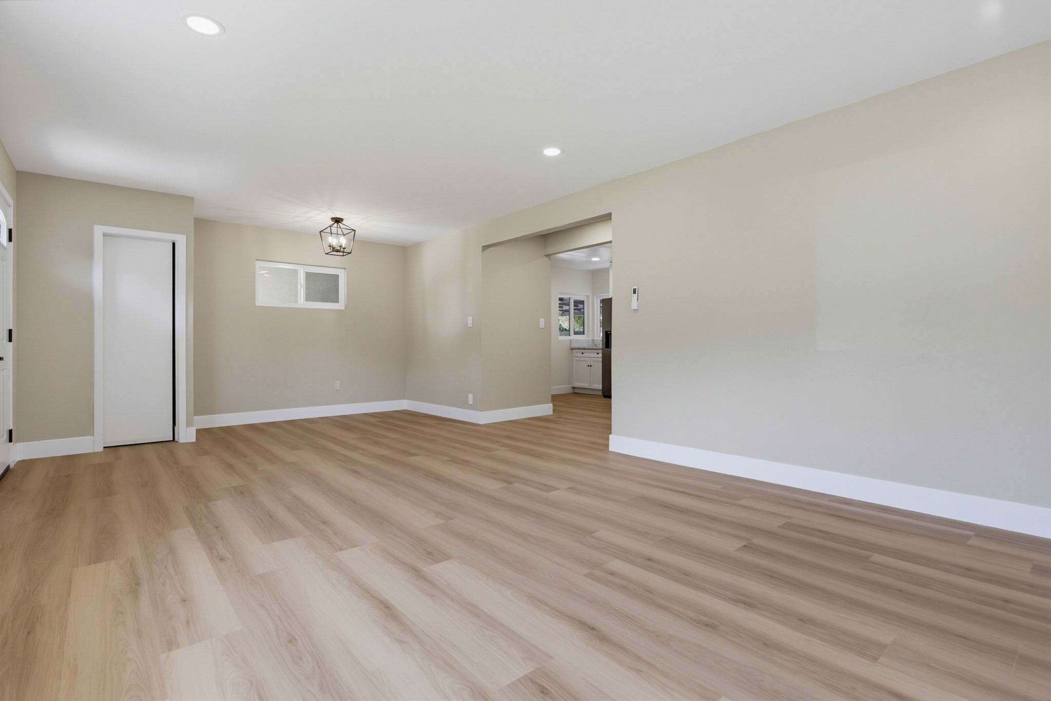 Virtual tour photo 7 of 35 for 223 Vista Glen Ln
