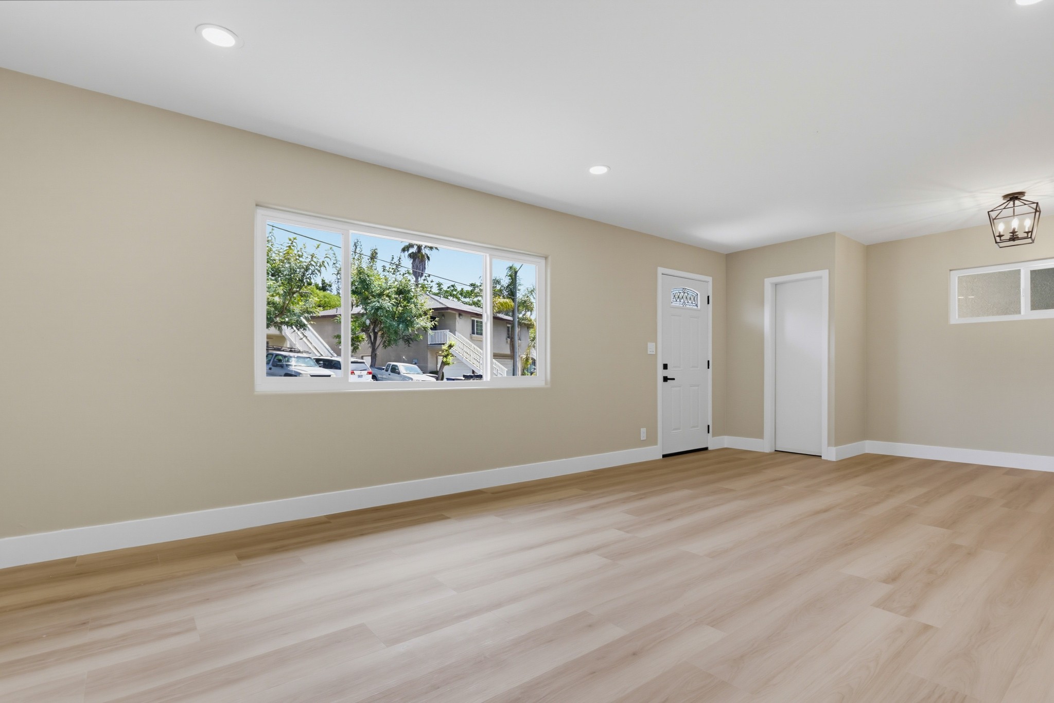 Virtual tour photo 8 of 35 for 223 Vista Glen Ln