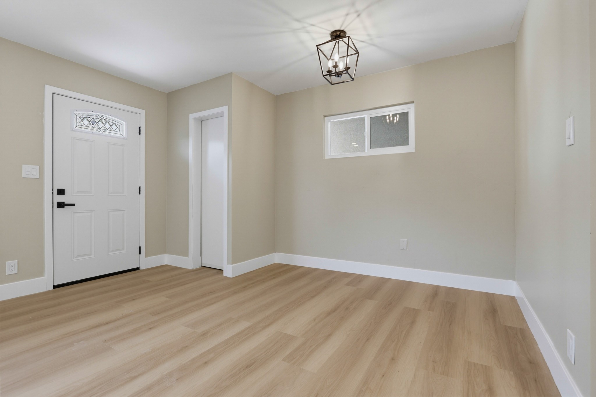 Virtual tour photo 9 of 35 for 223 Vista Glen Ln