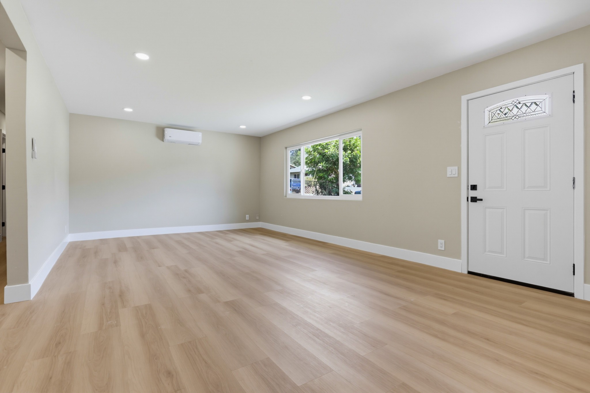 Virtual tour photo 11 of 35 for 223 Vista Glen Ln