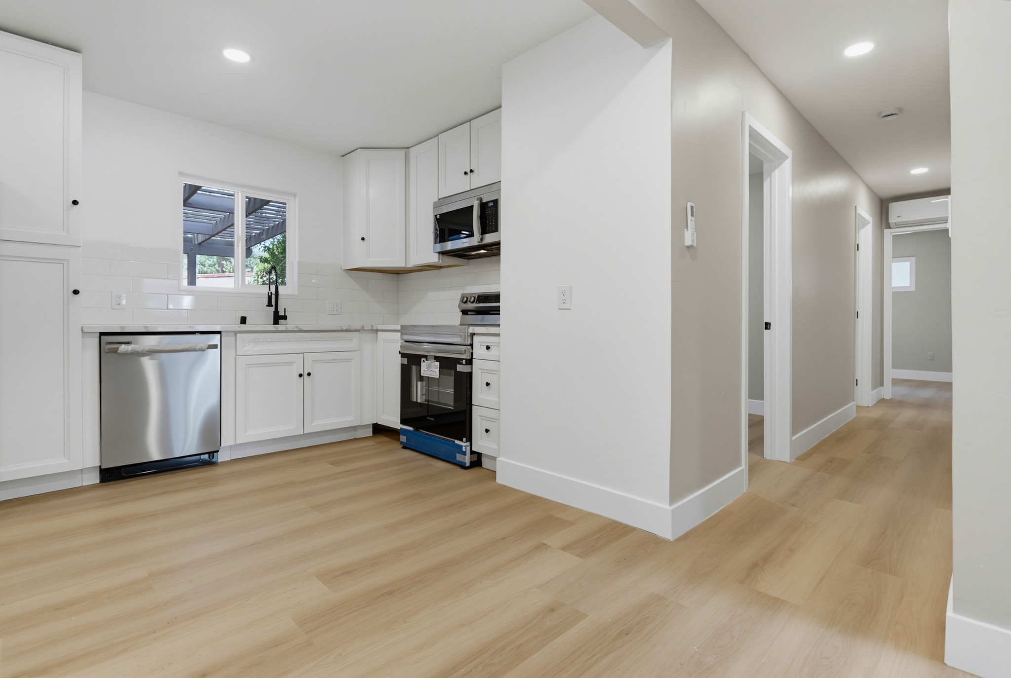 Virtual tour photo 12 of 35 for 223 Vista Glen Ln