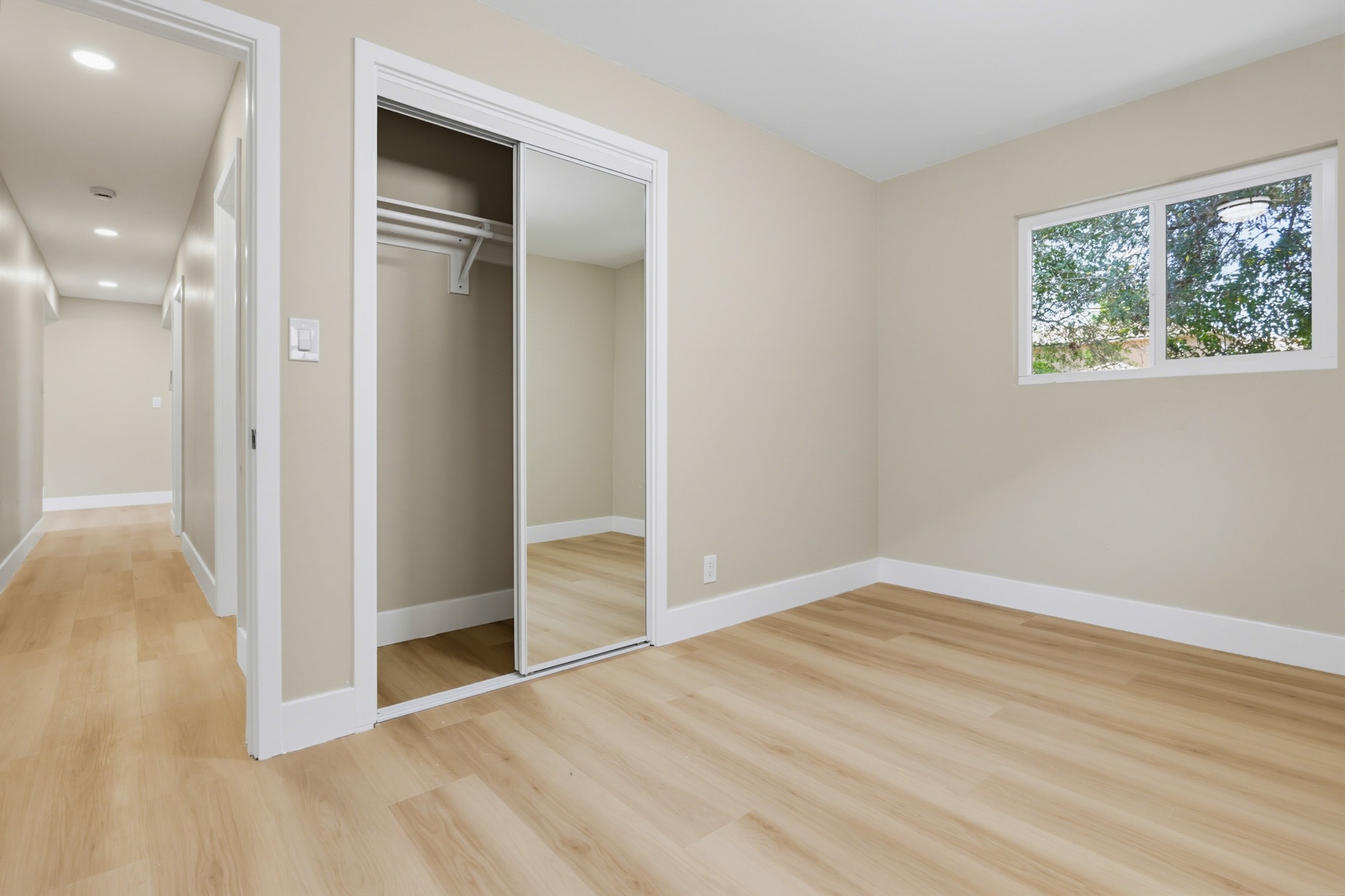 Virtual tour photo 24 of 35 for 223 Vista Glen Ln