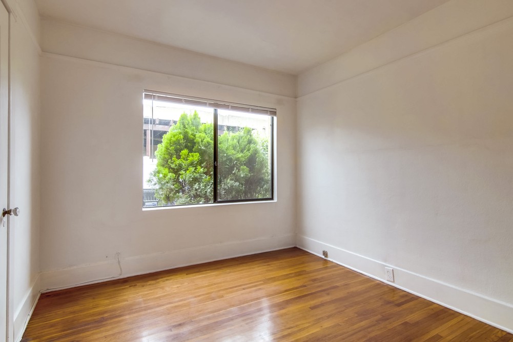 Virtual tour photo 26 of 80 for 2232 Dwight St