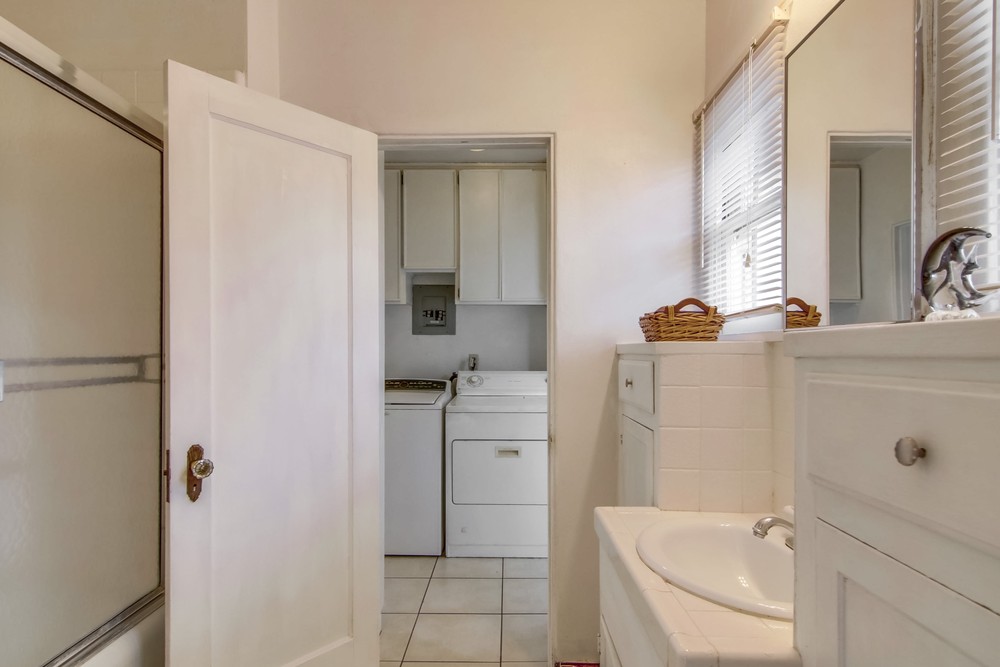 Virtual tour photo 72 of 80 for 2232 Dwight St