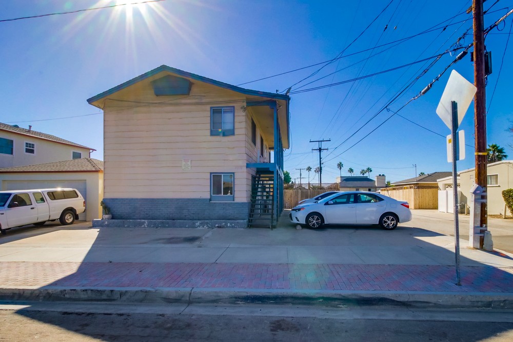 Virtual tour photo 4 of 12 for 2235 Meade Ave