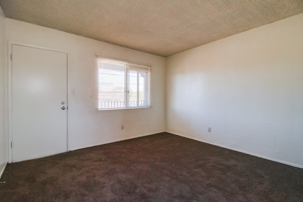 Virtual tour photo 8 of 12 for 2235 Meade Ave