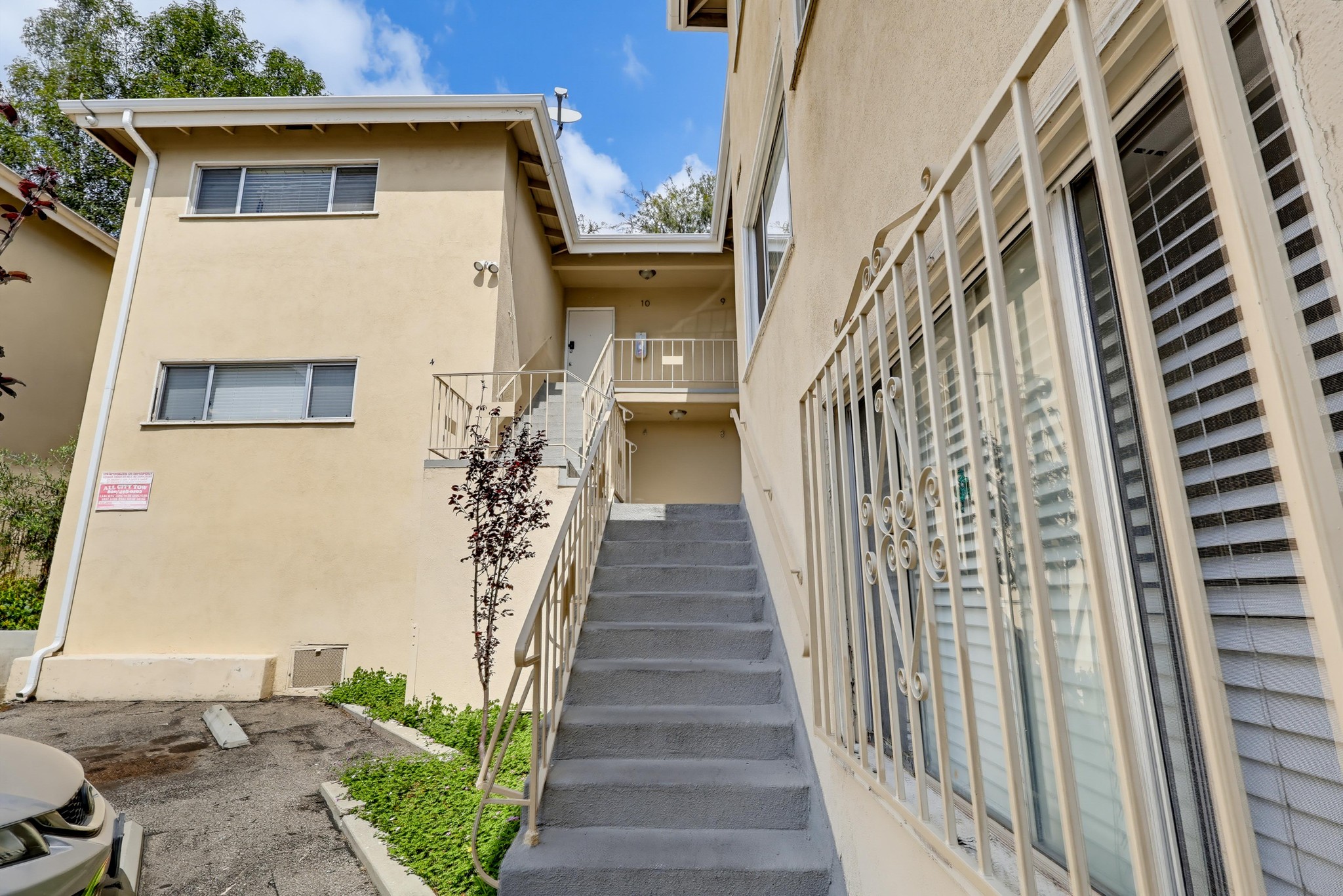 Virtual tour photo 3 of 41 for 2235 W 26th Pl