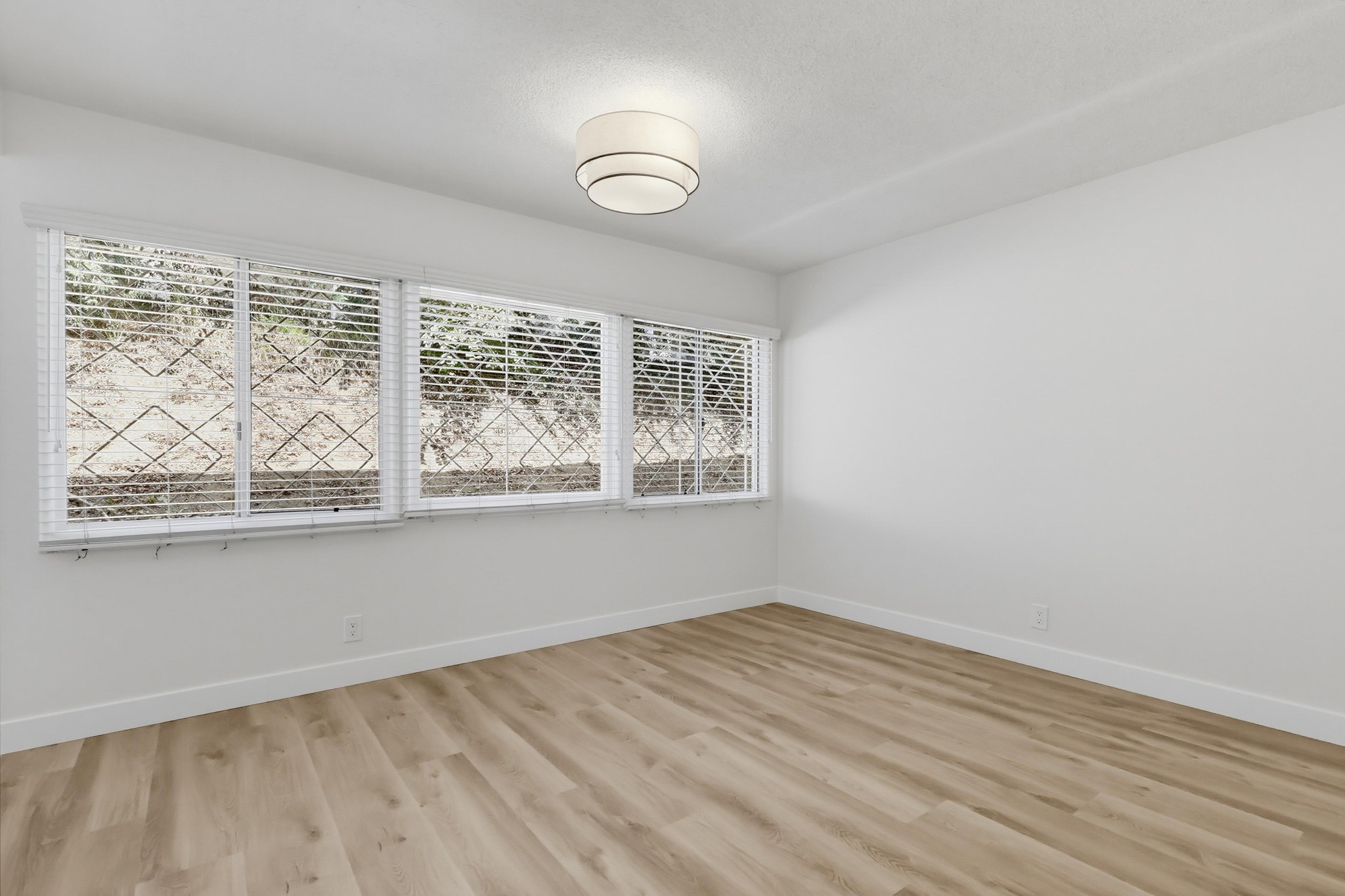 Virtual tour photo 11 of 41 for 2235 W 26th Pl