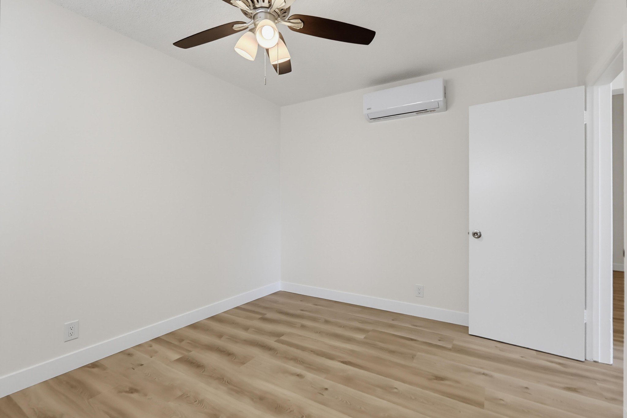 Virtual tour photo 32 of 41 for 2235 W 26th Pl