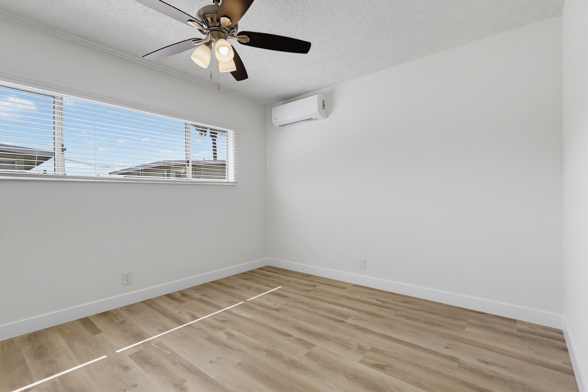 Virtual tour photo 33 of 41 for 2235 W 26th Pl