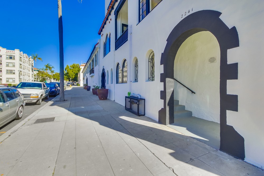 Virtual tour photo 7 of 66 for 2241 4th Ave
