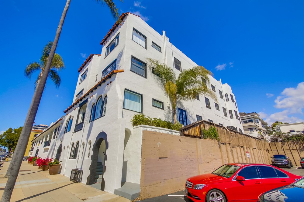 Virtual tour photo 3 of 65 for 2241 Fourth Ave