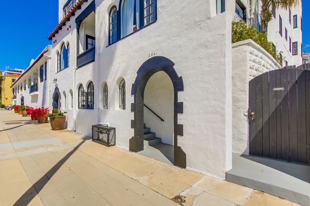 Virtual tour photo 4 of 65 for 2241 Fourth Ave