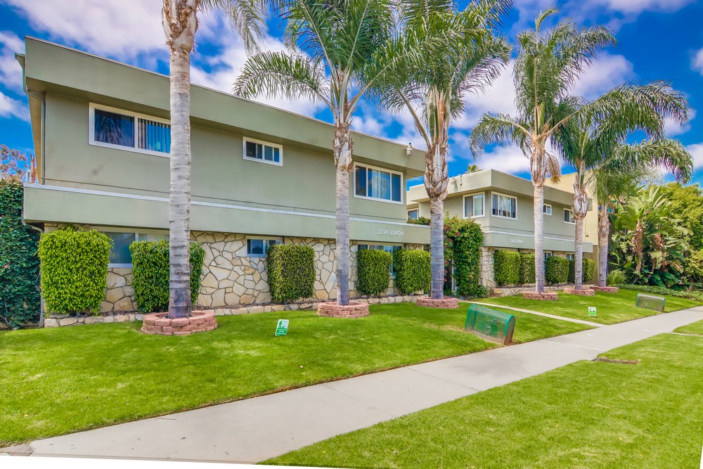 Virtual tour photo 1 of 25 for 2244 Grand Ave