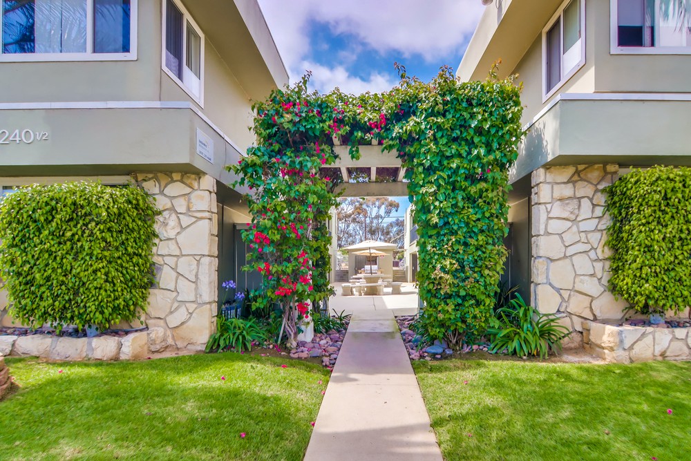 Virtual tour photo 4 of 25 for 2244 Grand Ave