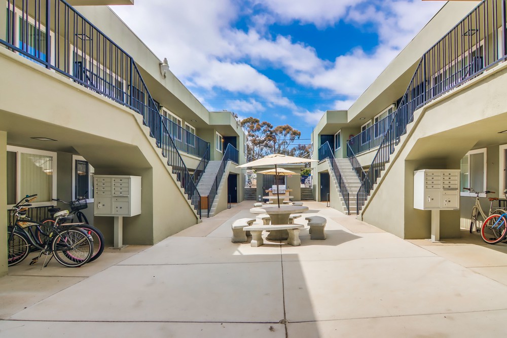 Virtual tour photo 5 of 25 for 2244 Grand Ave