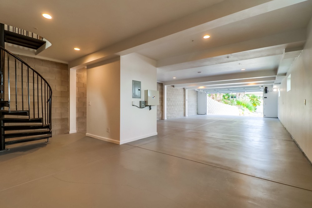 Virtual tour photo 10 of 16 for 2245 Locust St