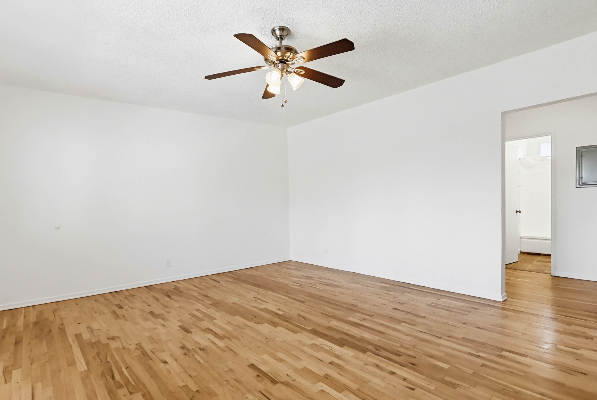 Virtual tour photo 10 of 51 for 2245 W 26th Pl #07