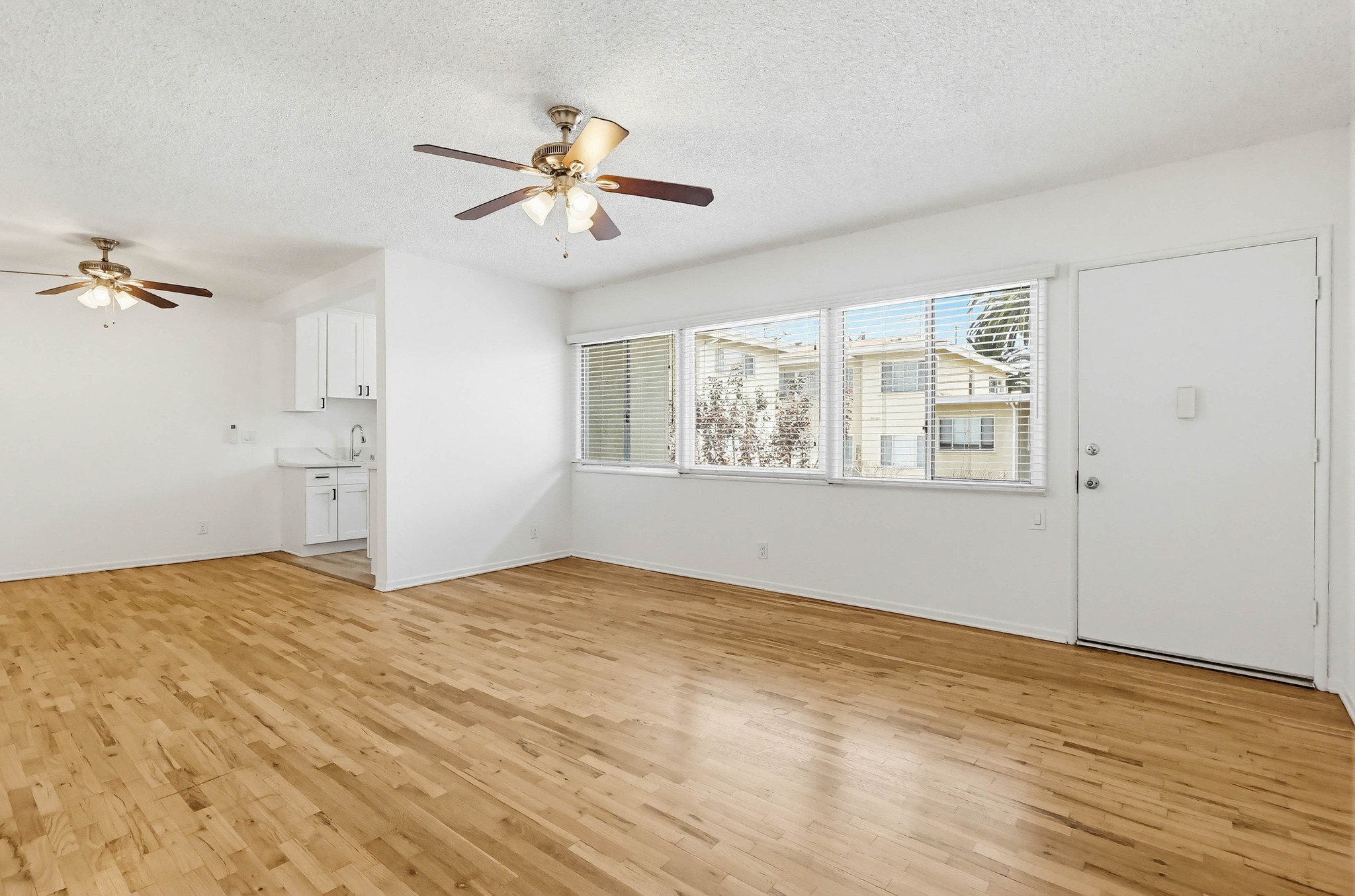 Virtual tour photo 12 of 51 for 2245 W 26th Pl #07