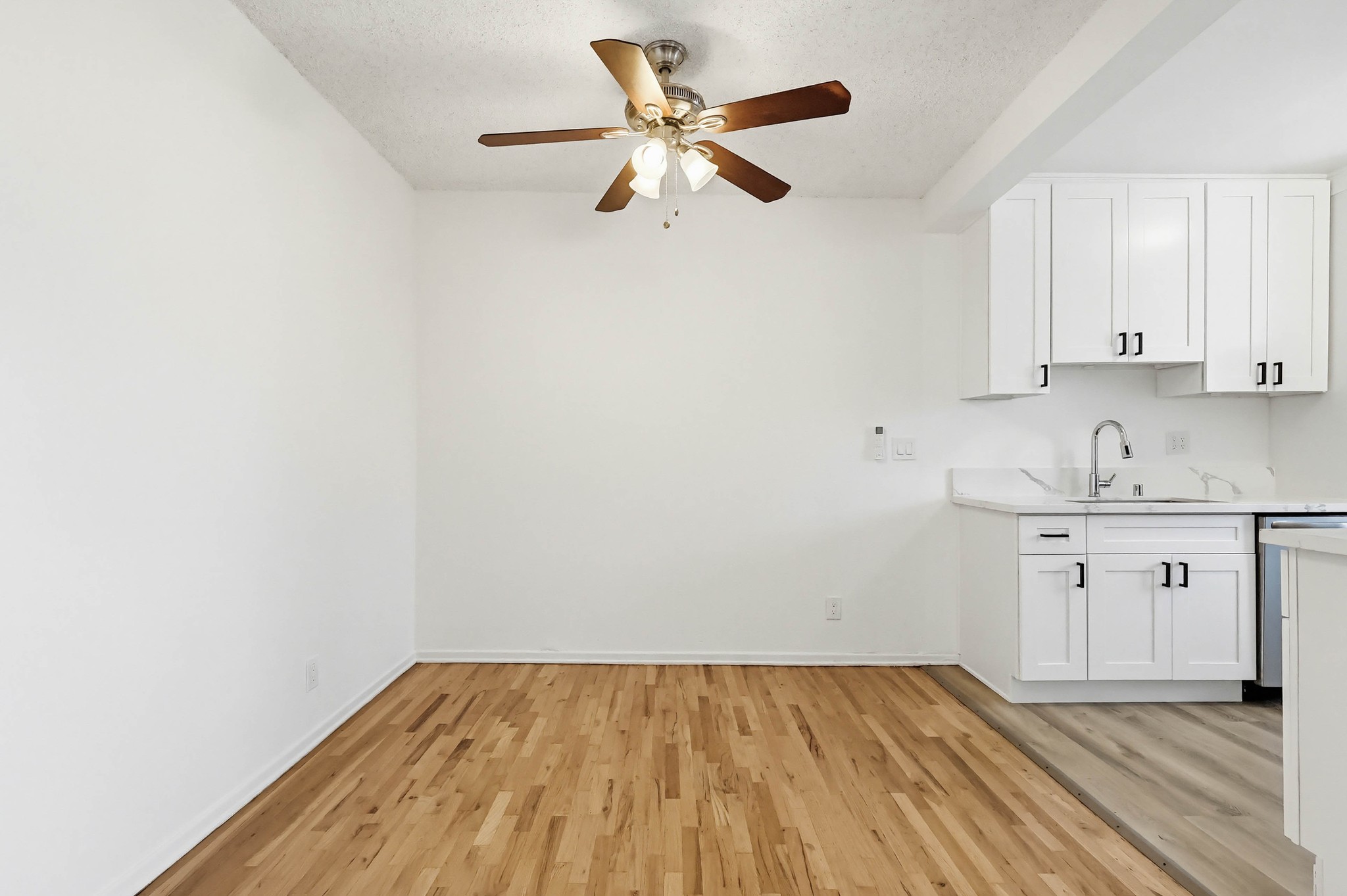 Virtual tour photo 15 of 51 for 2245 W 26th Pl #07