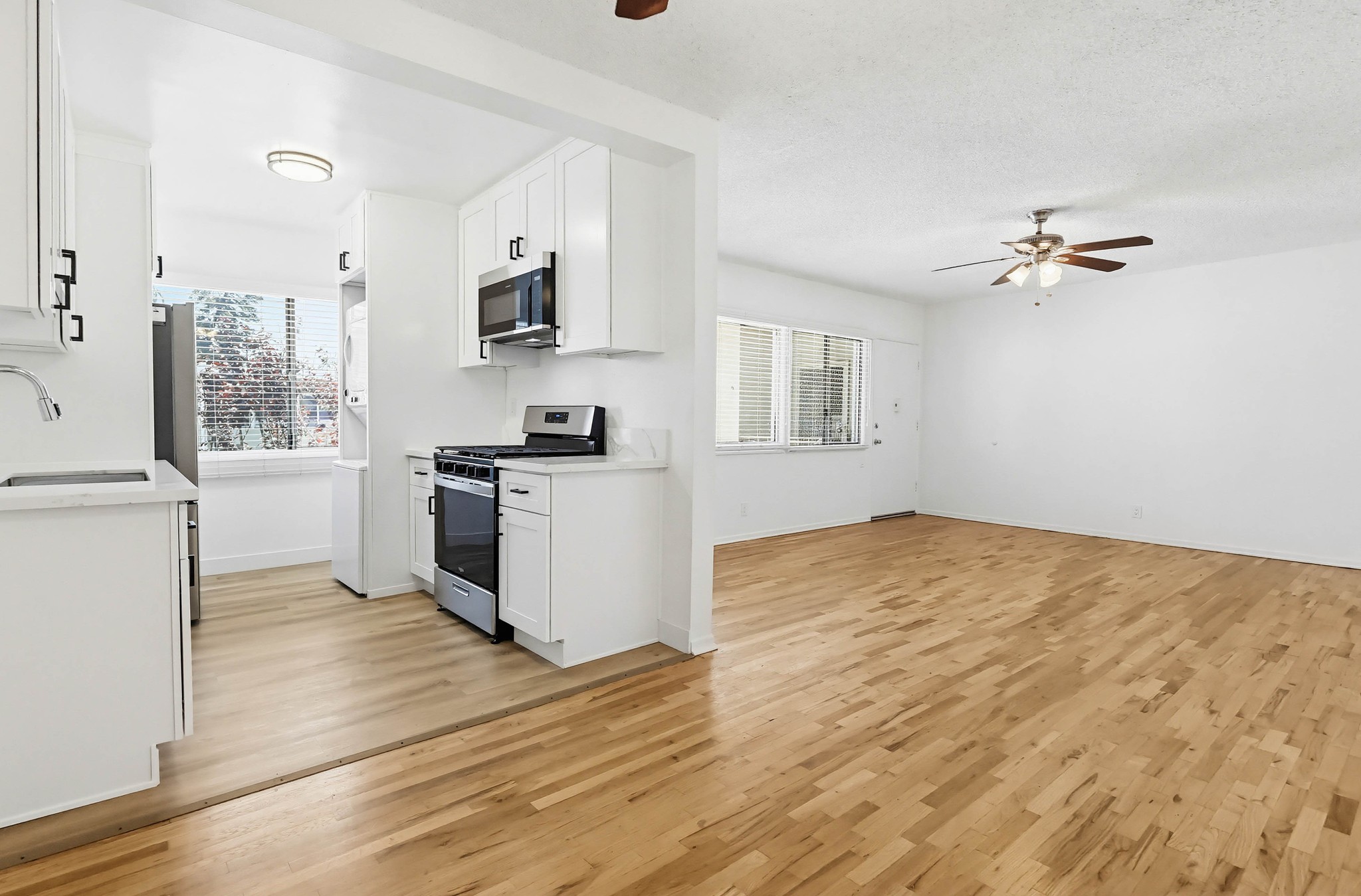 Virtual tour photo 17 of 51 for 2245 W 26th Pl #07