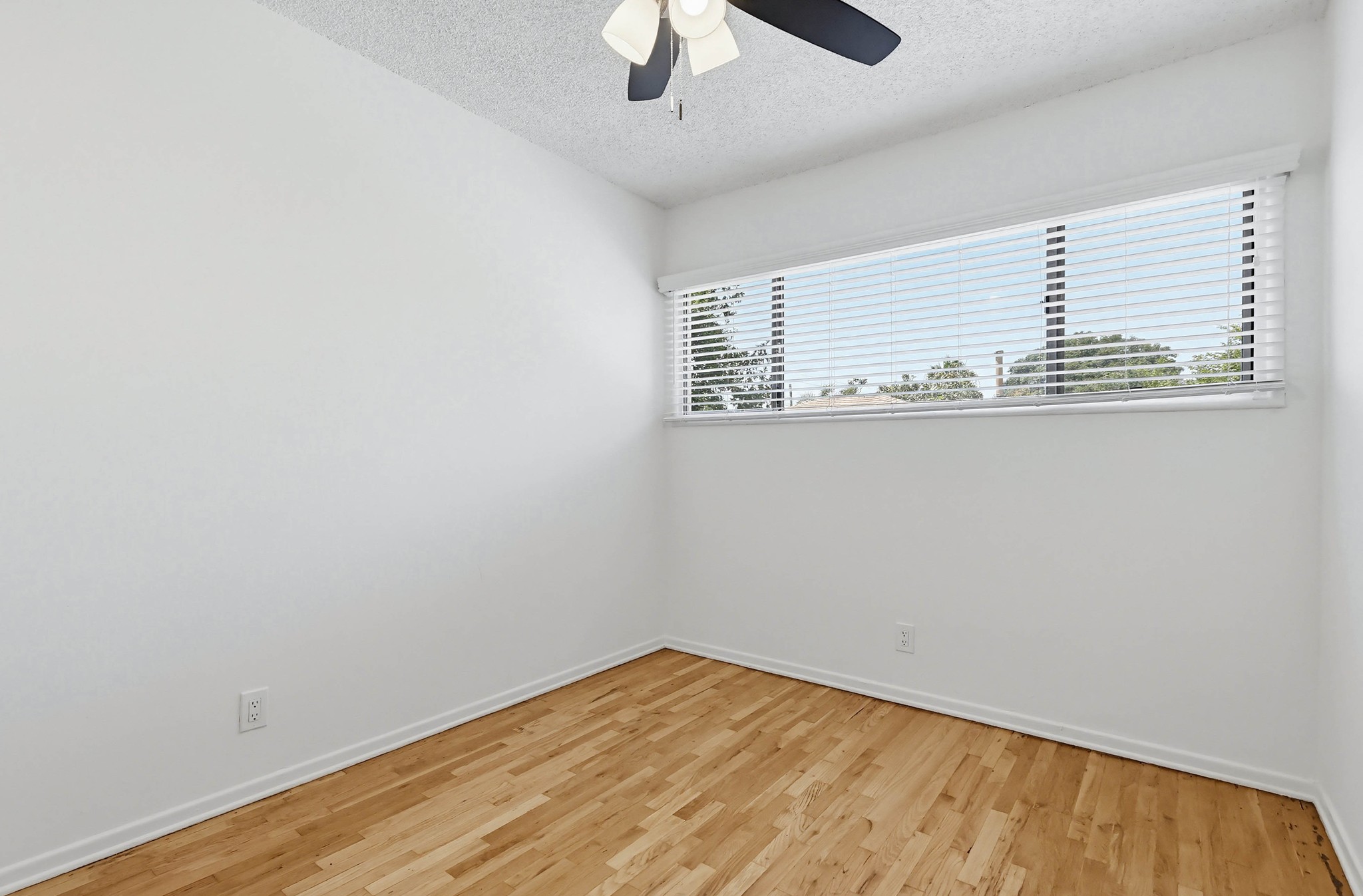 Virtual tour photo 31 of 51 for 2245 W 26th Pl #07