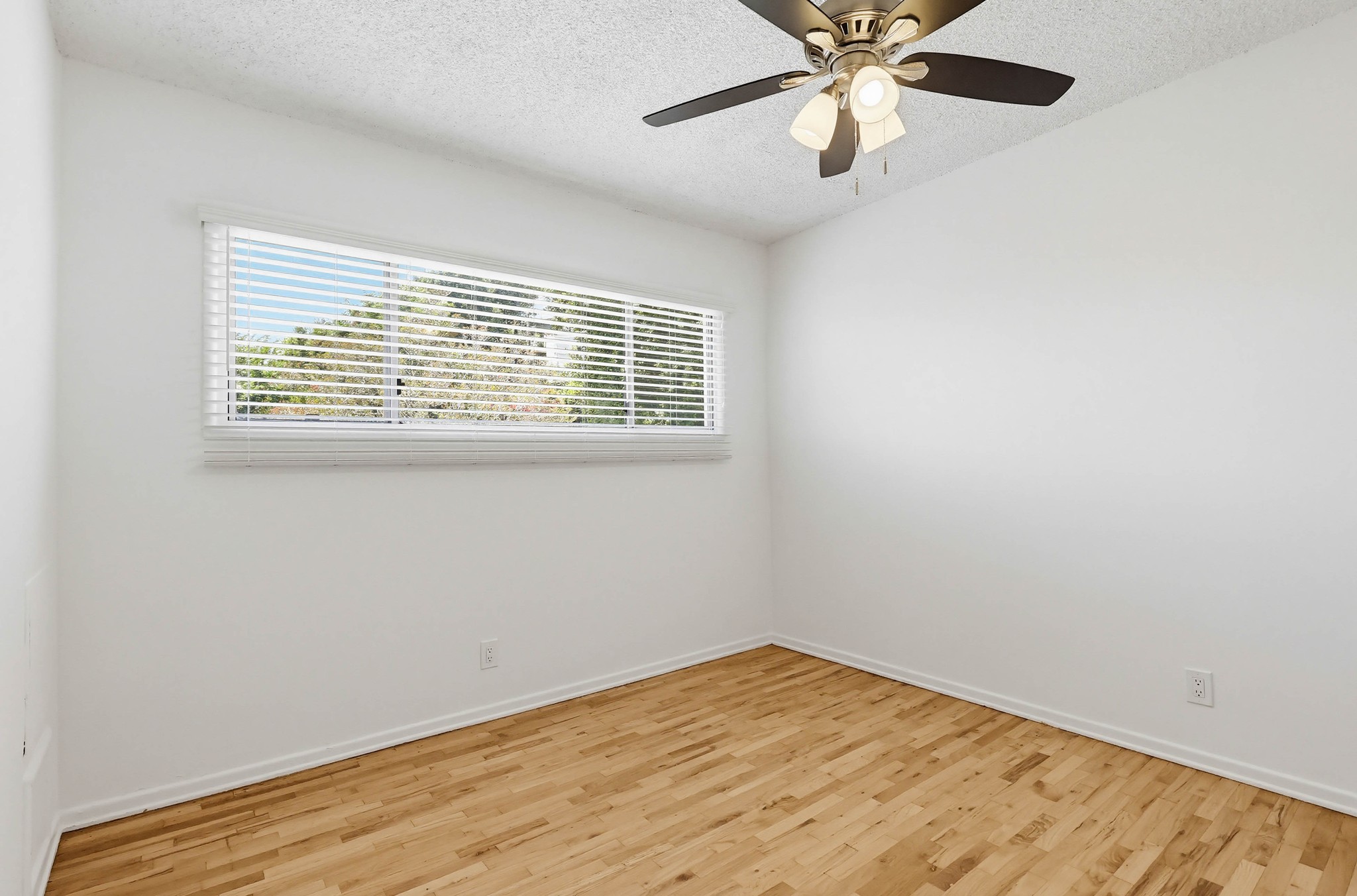 Virtual tour photo 37 of 51 for 2245 W 26th Pl #07