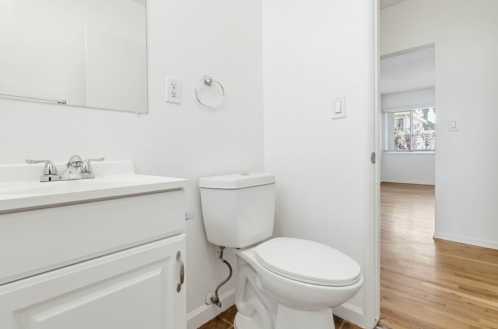 Virtual tour photo 47 of 51 for 2245 W 26th Pl #07