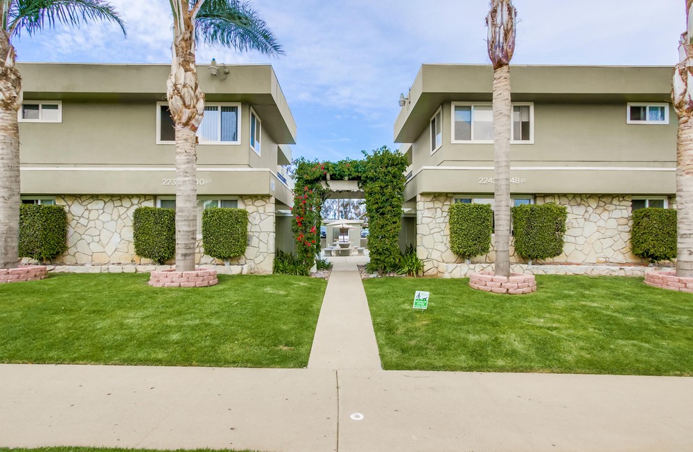 Virtual tour photo 1 of 21 for 2246 1/2 Grand Ave