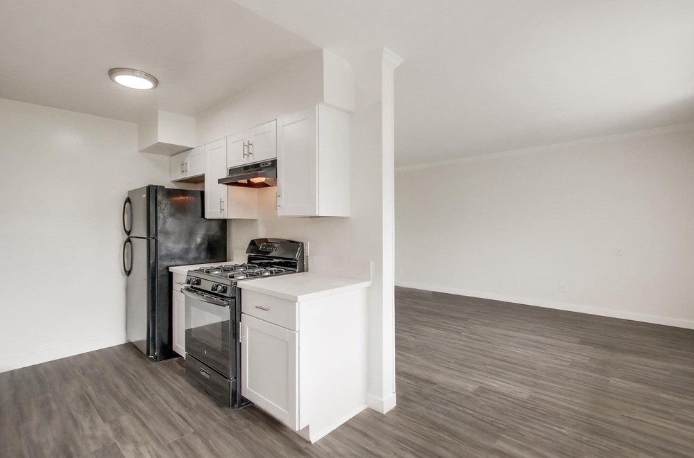 Virtual tour photo 10 of 21 for 2246 1/2 Grand Ave
