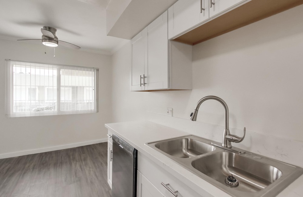 Virtual tour photo 15 of 21 for 2246 1/2 Grand Ave