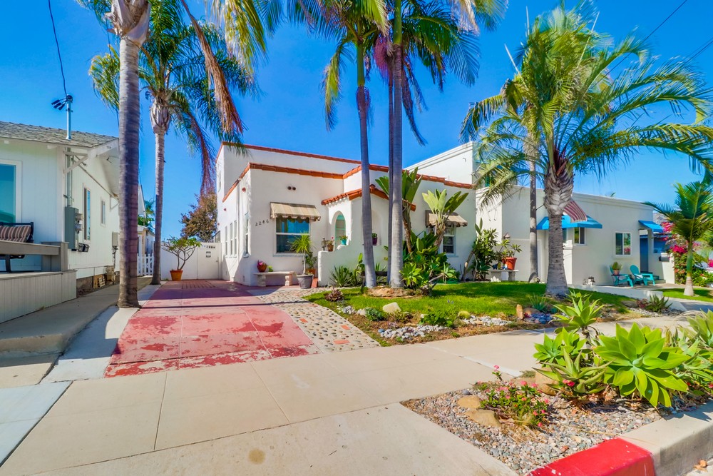 Virtual tour photo 1 of 60 for 2246 Bolinas St