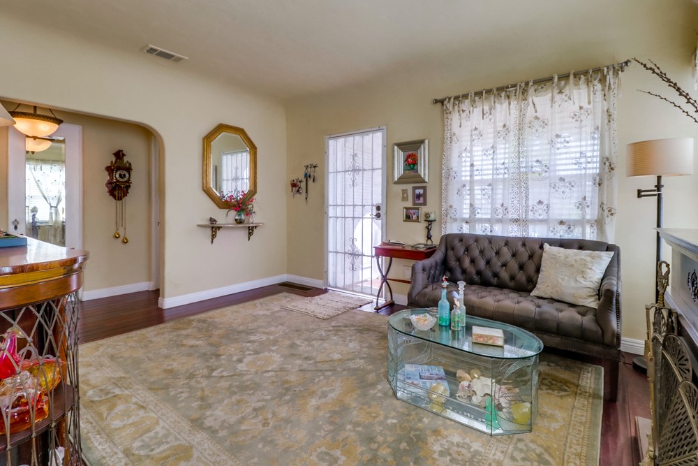 Virtual tour photo 10 of 60 for 2246 Bolinas St