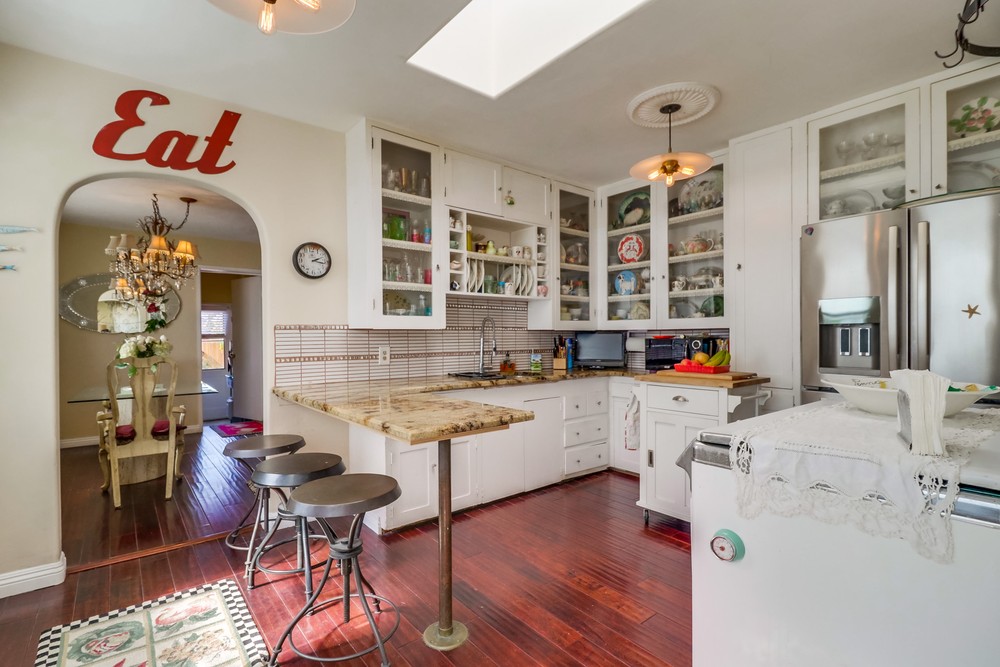 Virtual tour photo 17 of 60 for 2246 Bolinas St