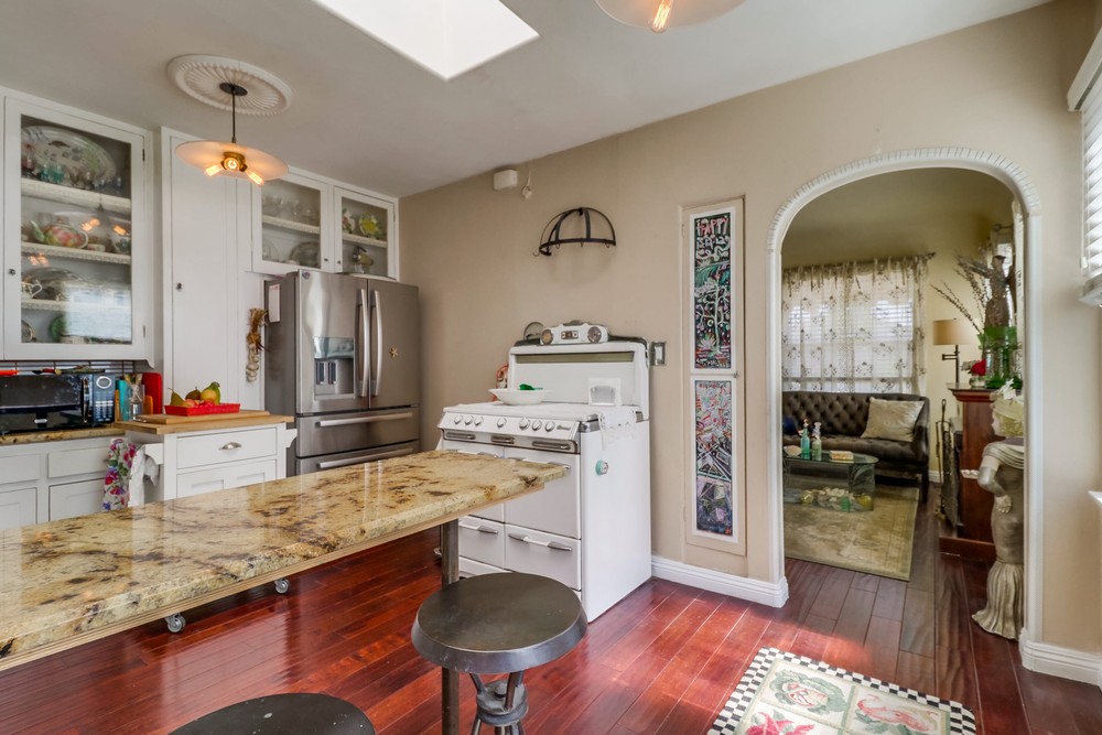 Virtual tour photo 18 of 60 for 2246 Bolinas St