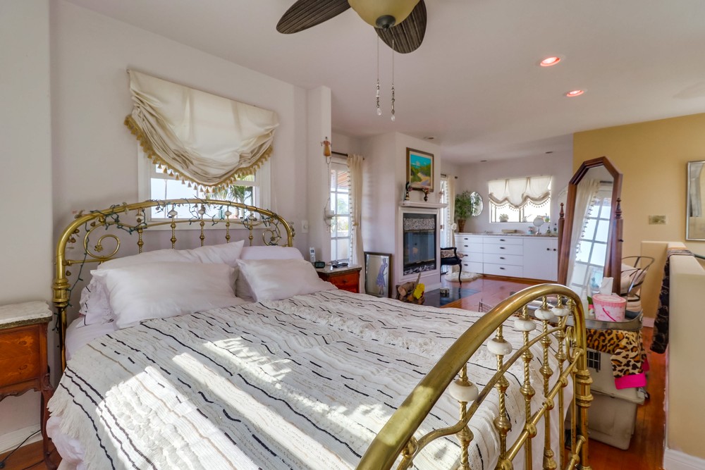 Virtual tour photo 25 of 60 for 2246 Bolinas St