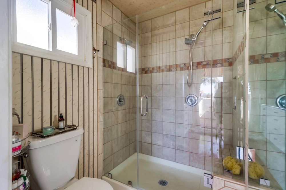 Virtual tour photo 30 of 60 for 2246 Bolinas St