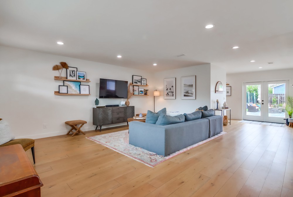 Virtual tour photo 10 of 64 for 2246 Seaside St