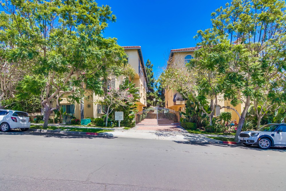 Virtual tour photo 1 of 60 for 2247 Third Ave