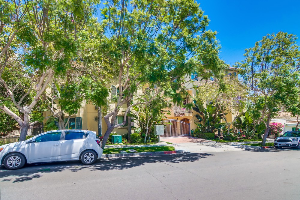 Virtual tour photo 3 of 60 for 2247 Third Ave