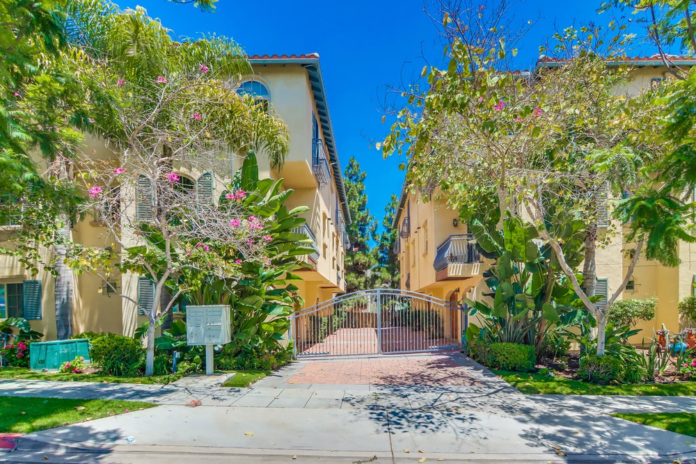 Virtual tour photo 4 of 60 for 2247 Third Ave