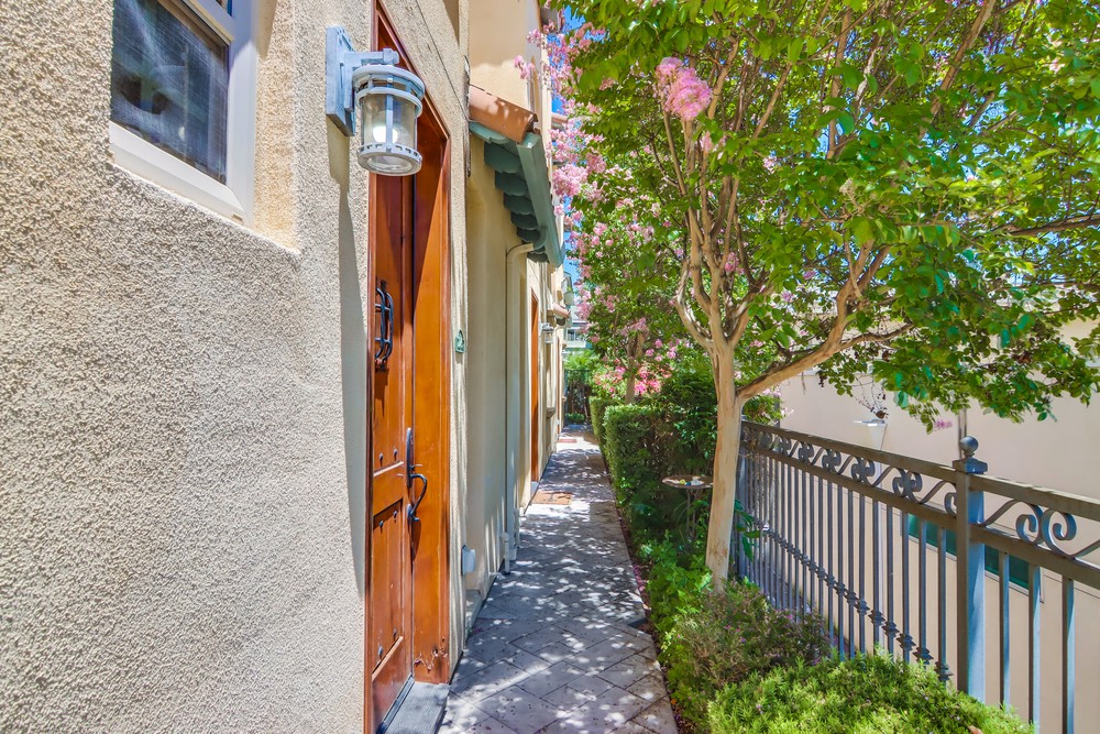 Virtual tour photo 6 of 60 for 2247 Third Ave