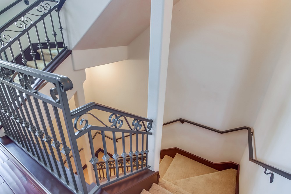 Virtual tour photo 11 of 60 for 2247 Third Ave