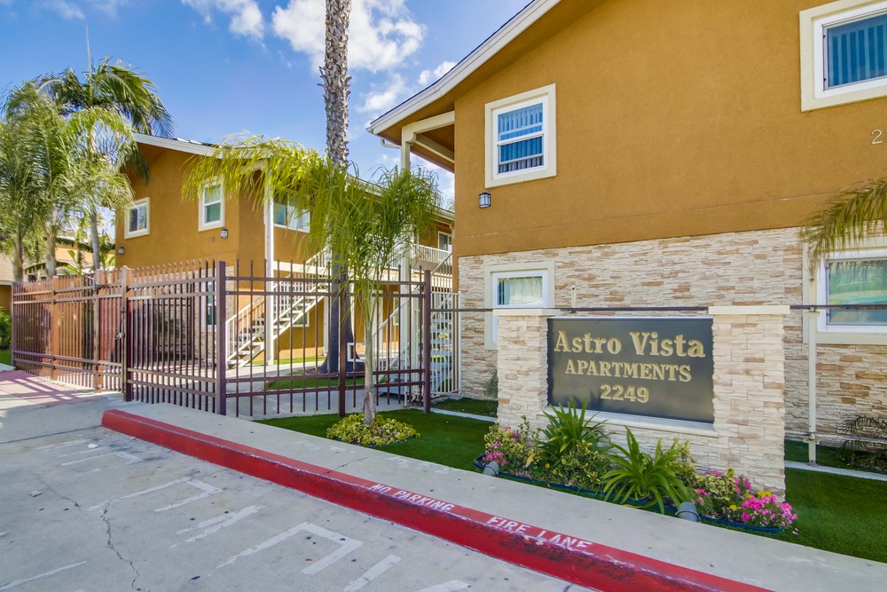 Virtual tour photo 5 of 37 for 2249 Ulric St