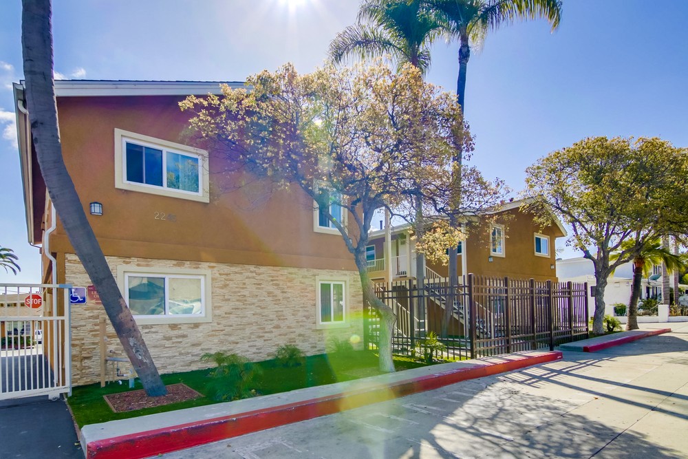 Virtual tour photo 6 of 37 for 2249 Ulric St