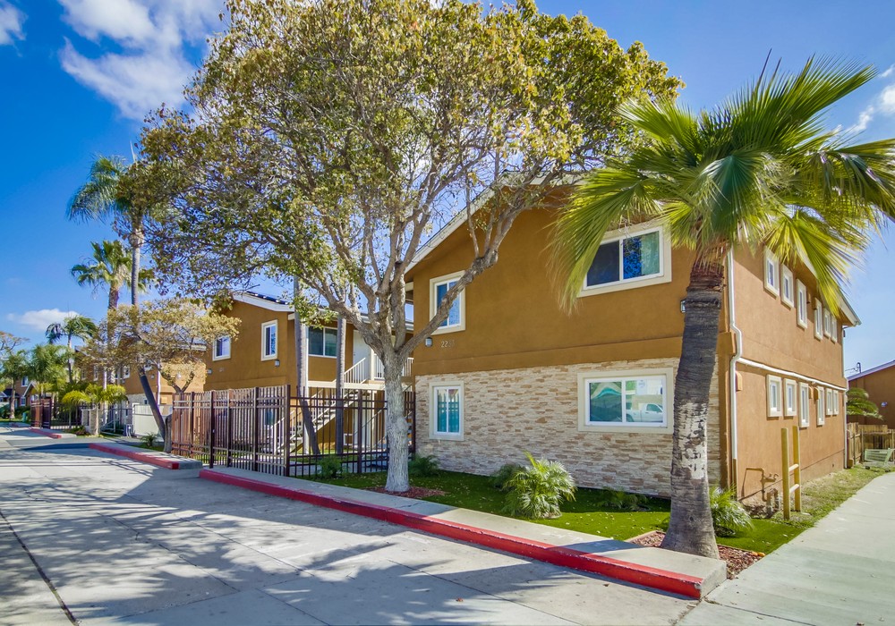 Virtual tour photo 7 of 37 for 2249 Ulric St